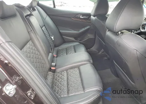 2016 Nissan Maxima Platinum z USA, uszkodzony, nr VIN 1N4AA6AP2GC405601